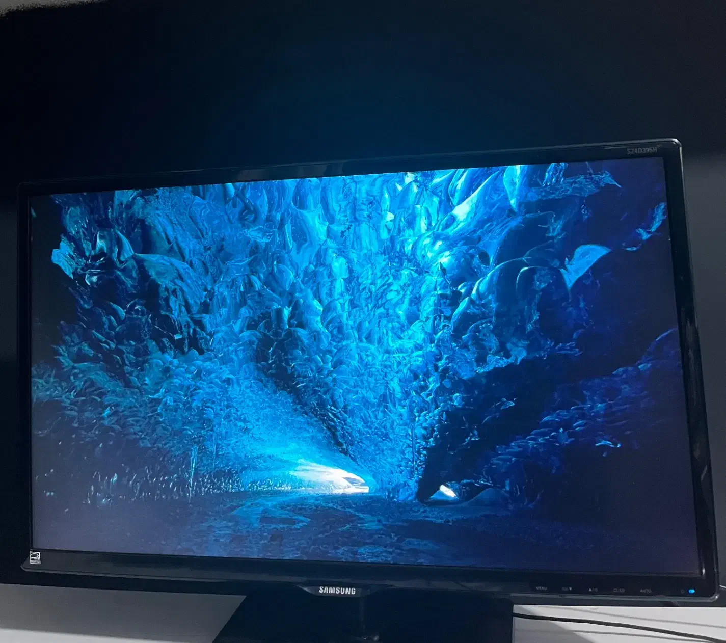 مانیتور سامسونگ بسیار تمیزز ۲۴ اینچ|قطعات و لوازم جانبی رایانه|بهشهر, |دیوار