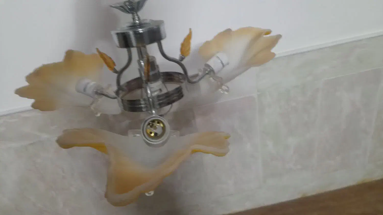 لوستر|لوستر و چراغ آویز|نیشابور, گنبد سبز|دیوار