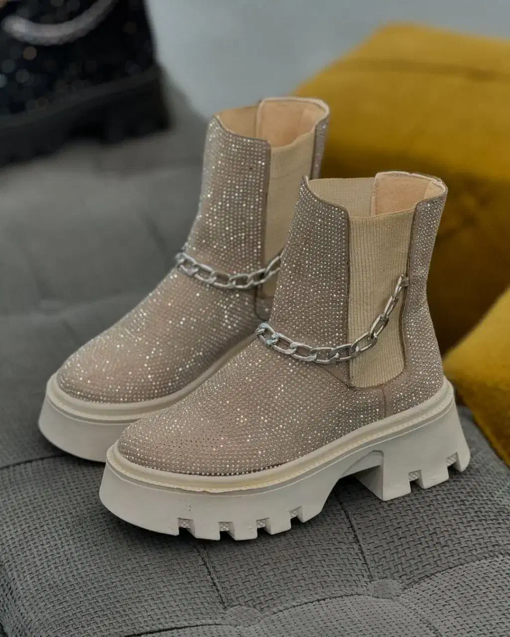 کفش واکسسوری|کیف، کفش، کمربند|اشتهارد, |دیوار