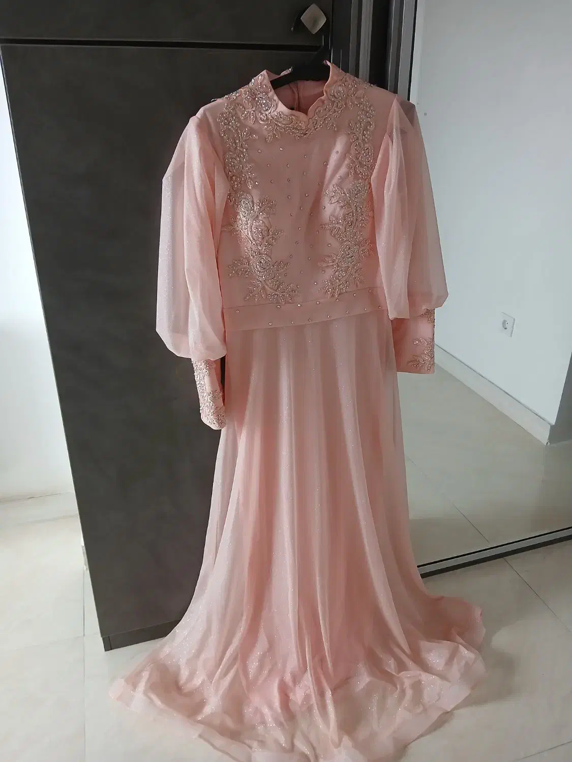 پیراهن مجلسی|لباس|قائم‌شهر, |دیوار