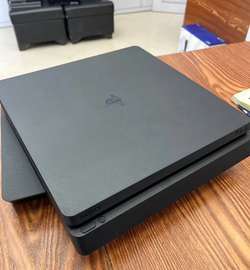 PS4 slim در حد و وارداتی|کنسول، بازی ویدئویی و آنلاین|مشهد, عامل|دیوار