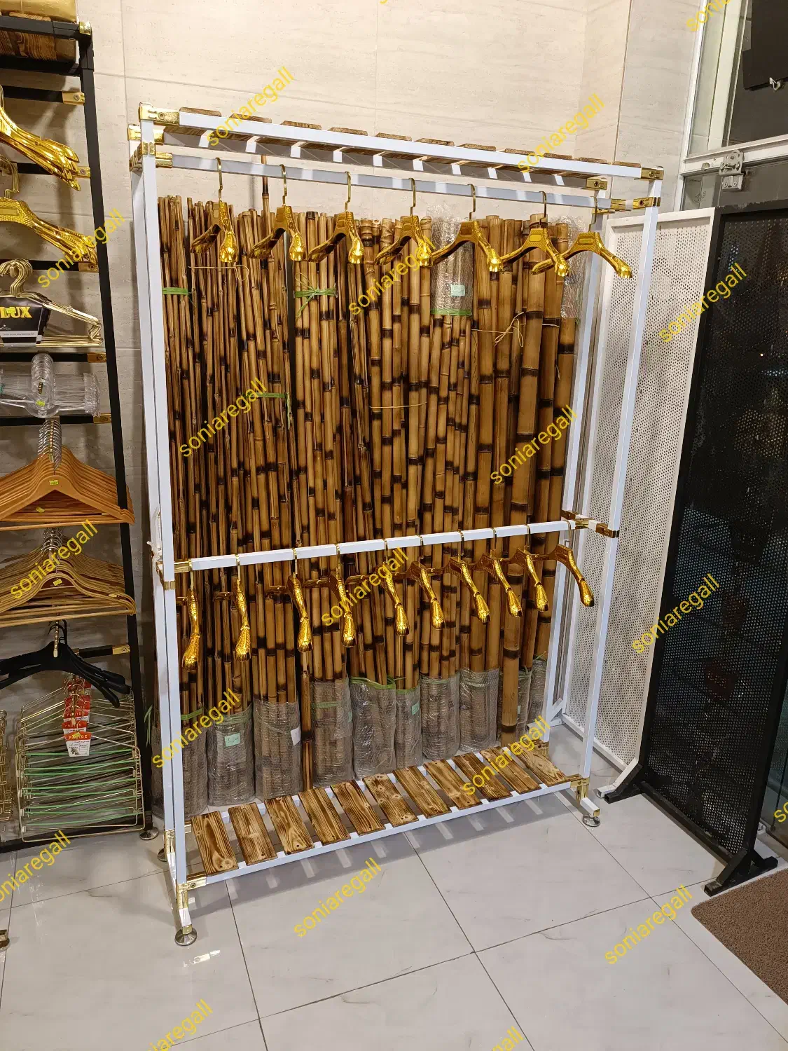 رگال چهارستون سفید کد ۲۱۸|بندرخت و رختآویز|اصفهان, پوریای ولی|دیوار