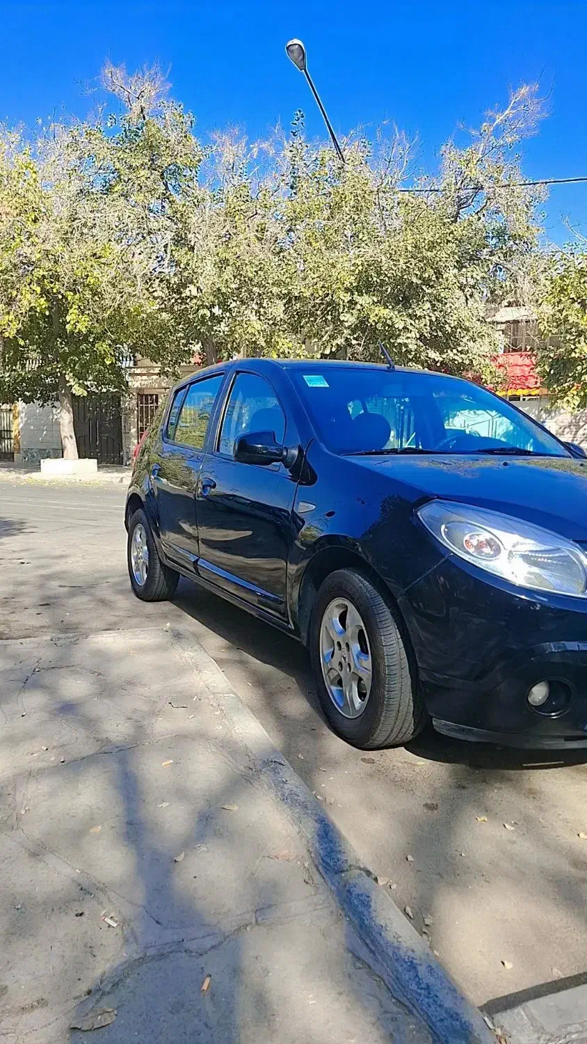 ساندرو اتوماتیک مدل۹۷|خودرو سواری و وانت|مشهد, کارگران|دیوار