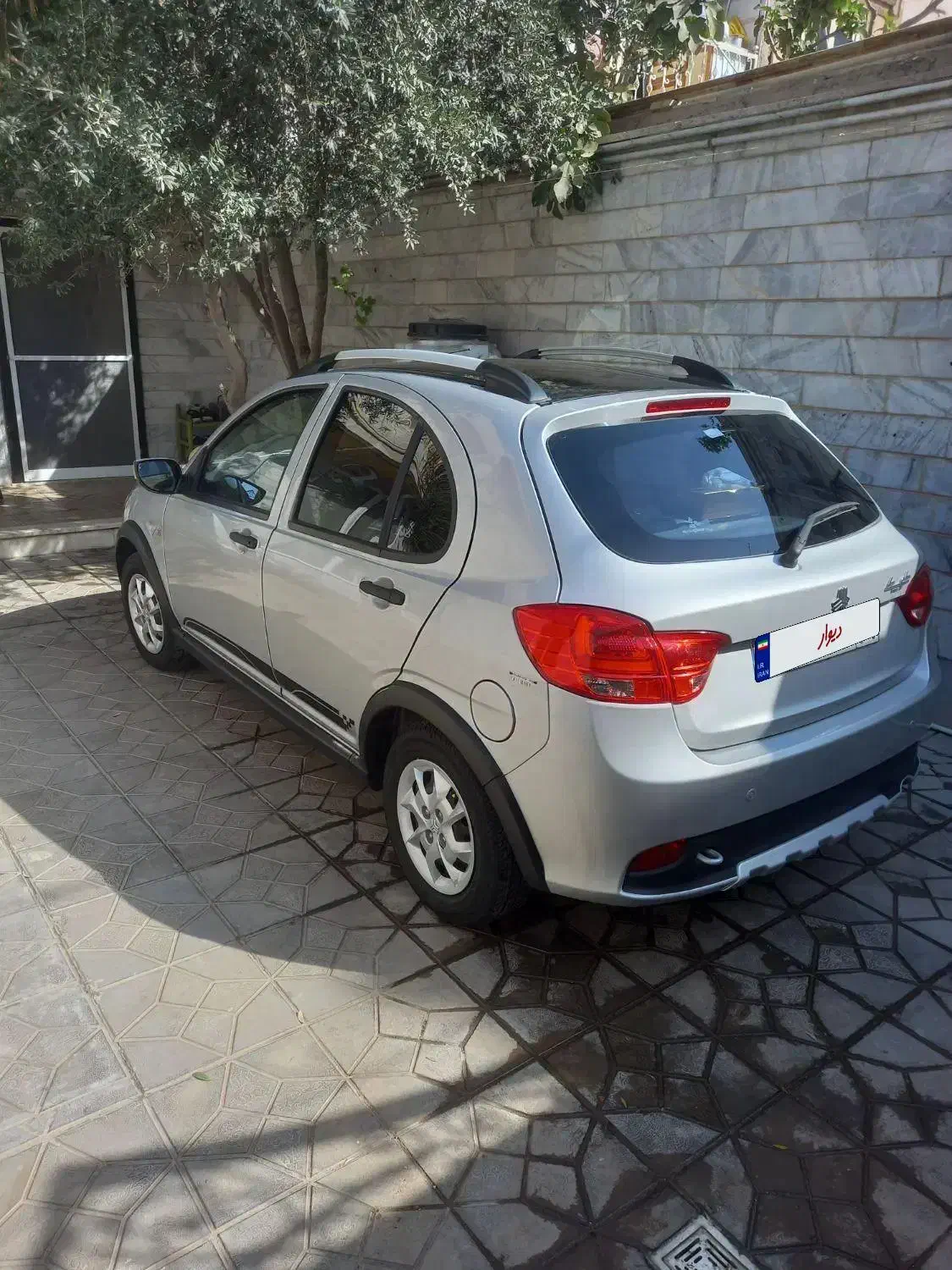 کوییک ار ۱۴۰۲ نقره ای مشکی|خودرو سواری و وانت|قرچک, زیبا شهر|دیوار