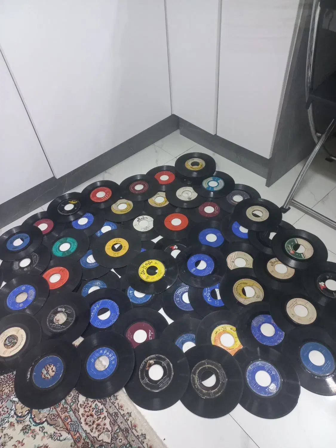 صفحه گرام گرامافون خارجی سایز کوچیک قدیمی|کلکسیون اشیاء عتیقه|تهران, قیام|دیوار