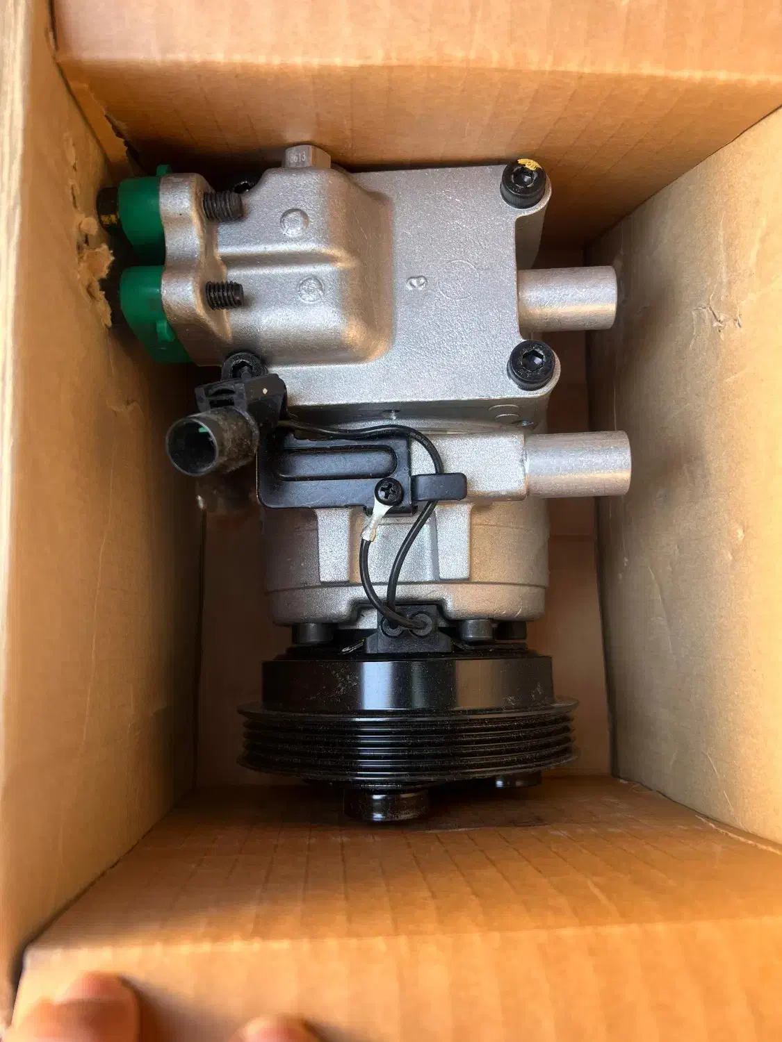 کمپرسور کولر هیوندای ورنا|قطعات یدکی و لوازم جانبی|شیراز, معالی‌آباد|دیوار