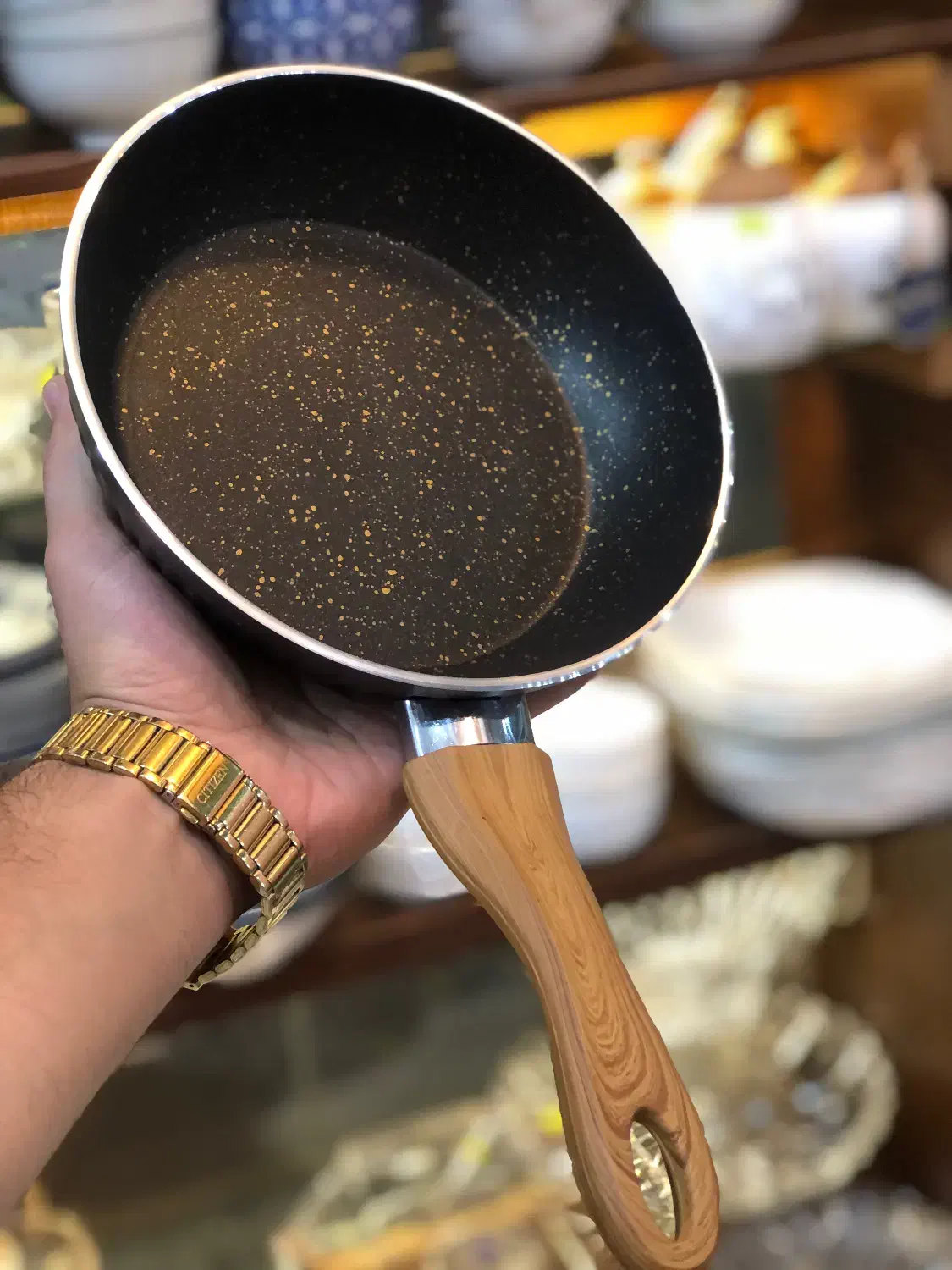 تابه تک دسته چدن گرانیت اویز|ظروف پخت‌وپز|بوشهر, |دیوار