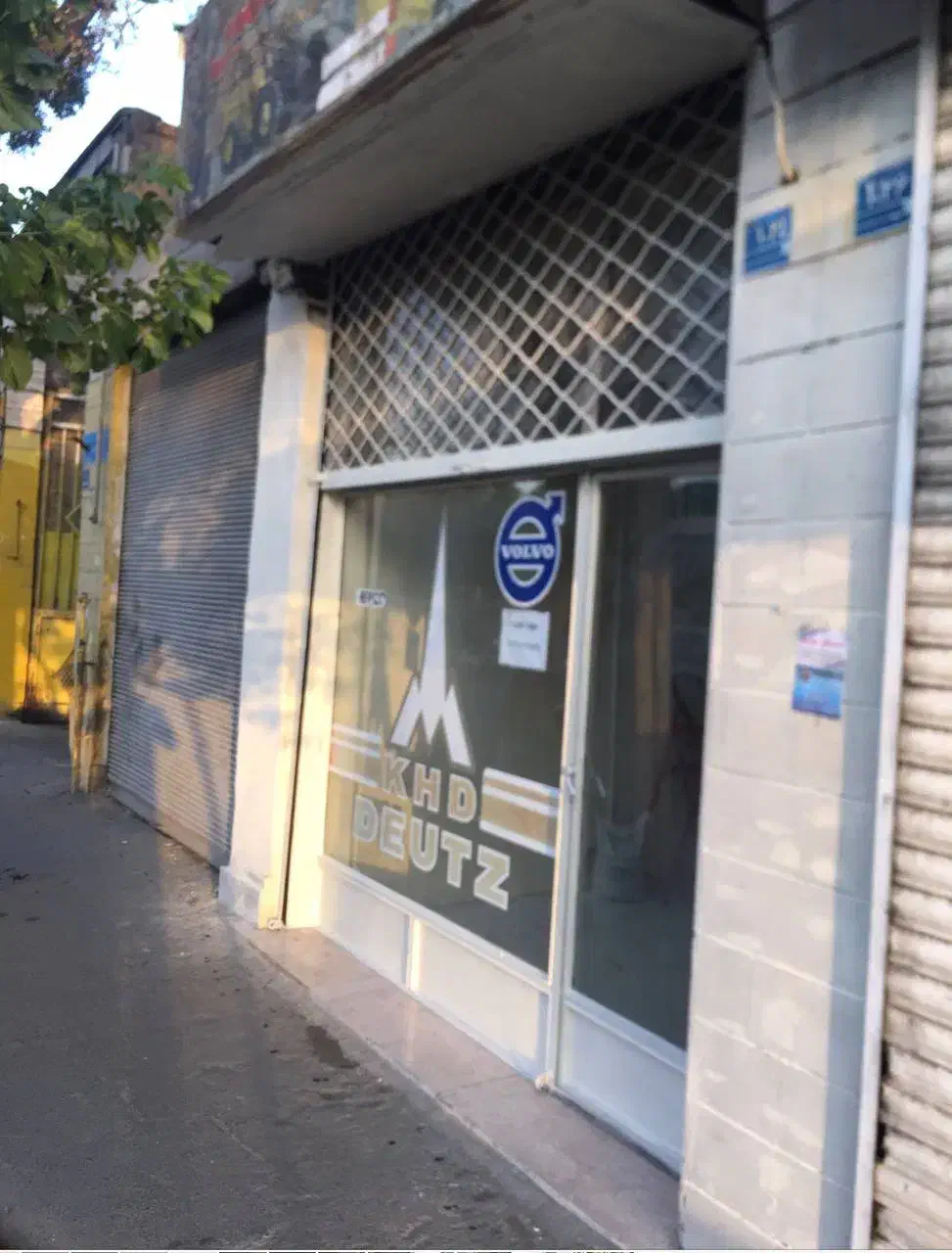 23 متر با 12 متر بالکن بر خیابان قزوین|اجارهٔ مغازه و غرفه|تهران, باغ خزانه|دیوار