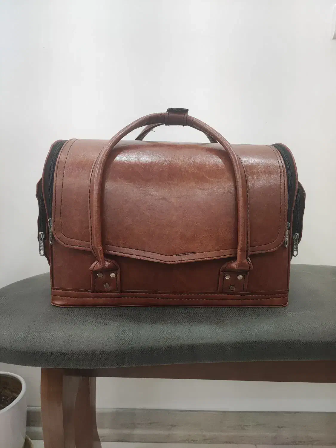 کیف چندطبقه چرمی مخصوص لوازم آرایش، پیرایش و پزشکی|کیف، کفش، کمربند|بوشهر, |دیوار