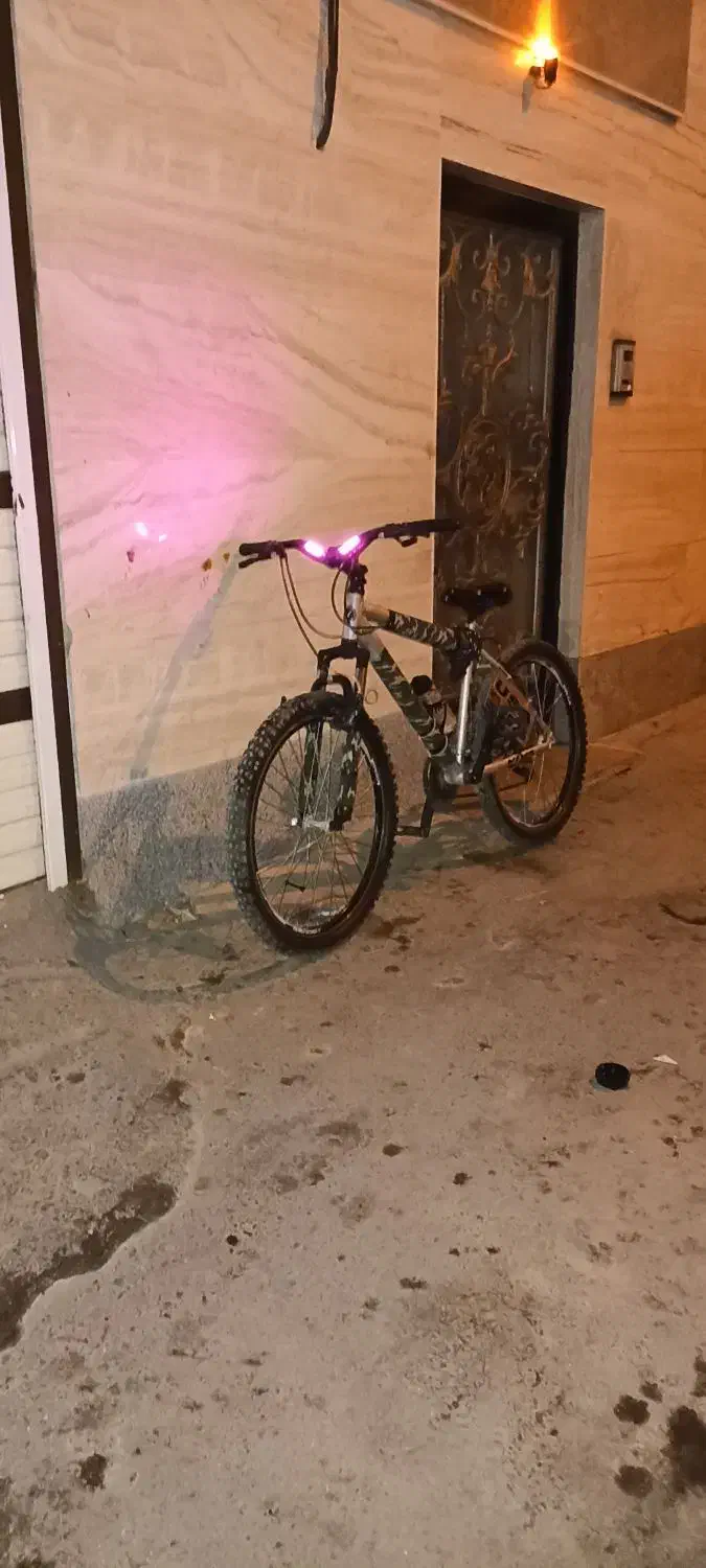 دوچرخه ۲۷ نیم|دوچرخه، اسکیت، اسکوتر|قروه, |دیوار