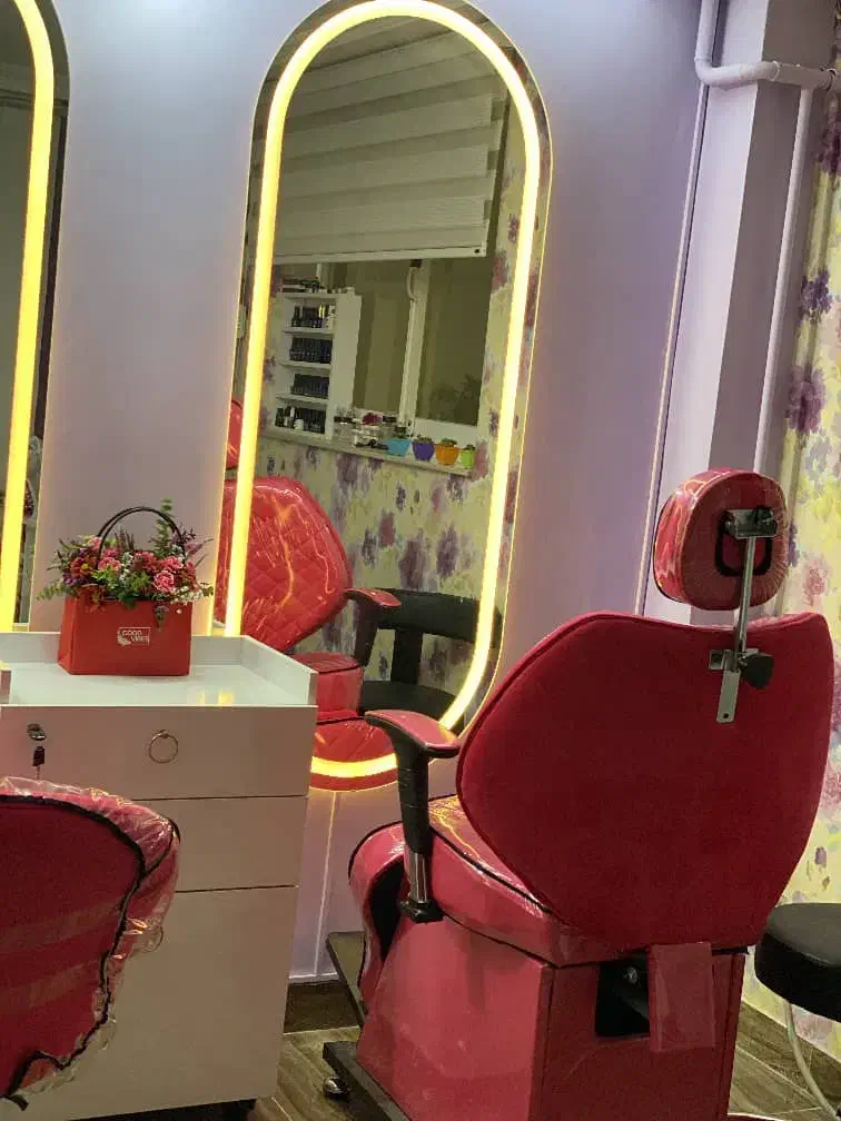 مژه کار، میکاپ کار|استخدام درمانی، زیبایی، بهداشتی|رشت, استقامت ۱|دیوار