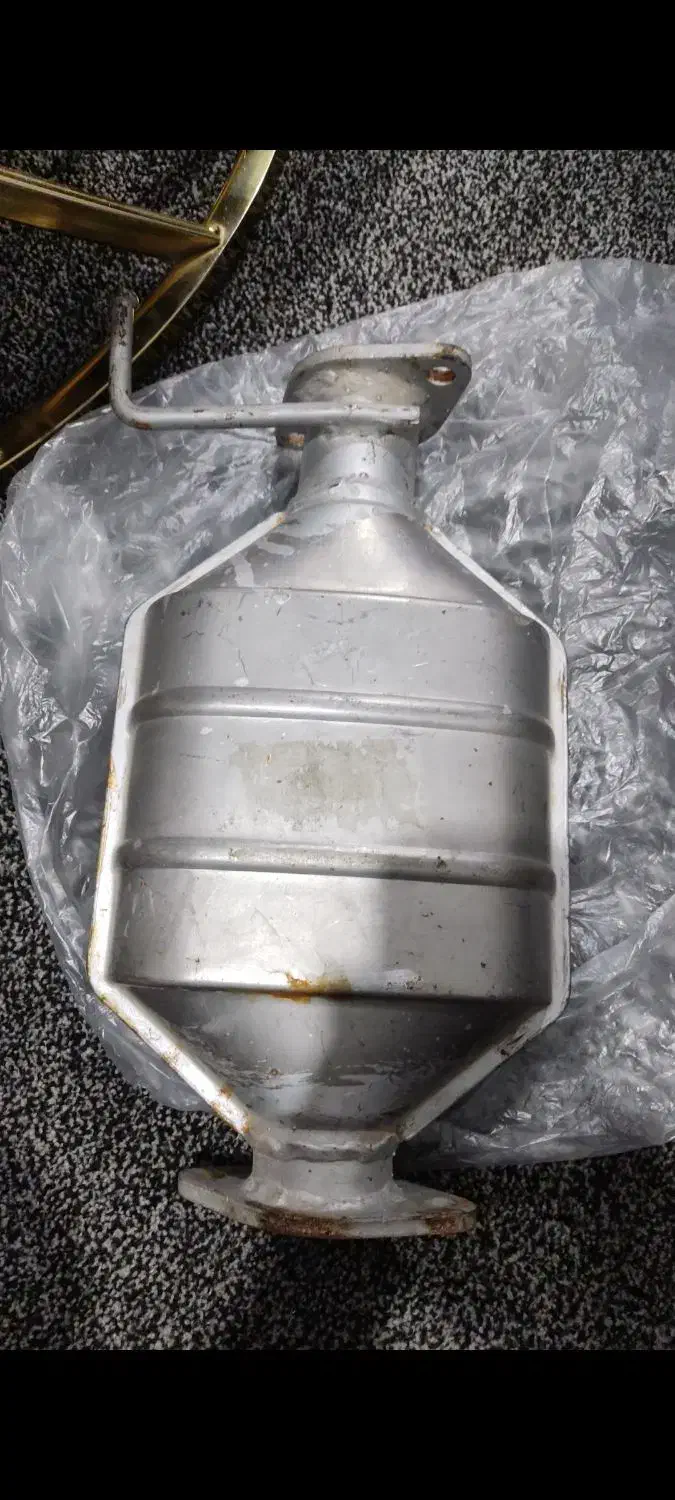 کاتالیز پژو قدیم جنس درجه یک بدون کارکرد|قطعات یدکی و لوازم جانبی|سوسنگرد, |دیوار