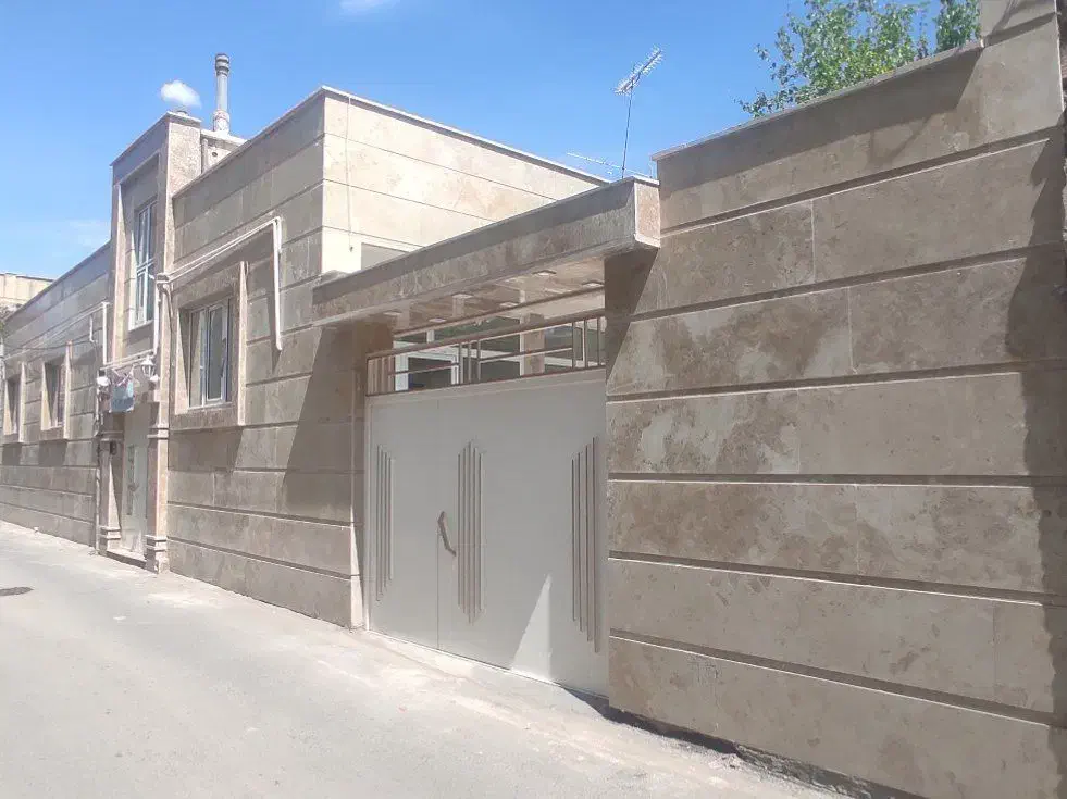 ملک نزدیک حرم و نزدیک خیابان اصلی/کاملا نوسازی شده|فروش خانه و ویلا|قم, باجک یک|دیوار