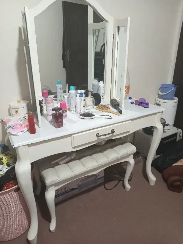 میز آرایش|آرایشگاه و سالنهای زیبایی|صدرا-فارس, فاز ۱|دیوار