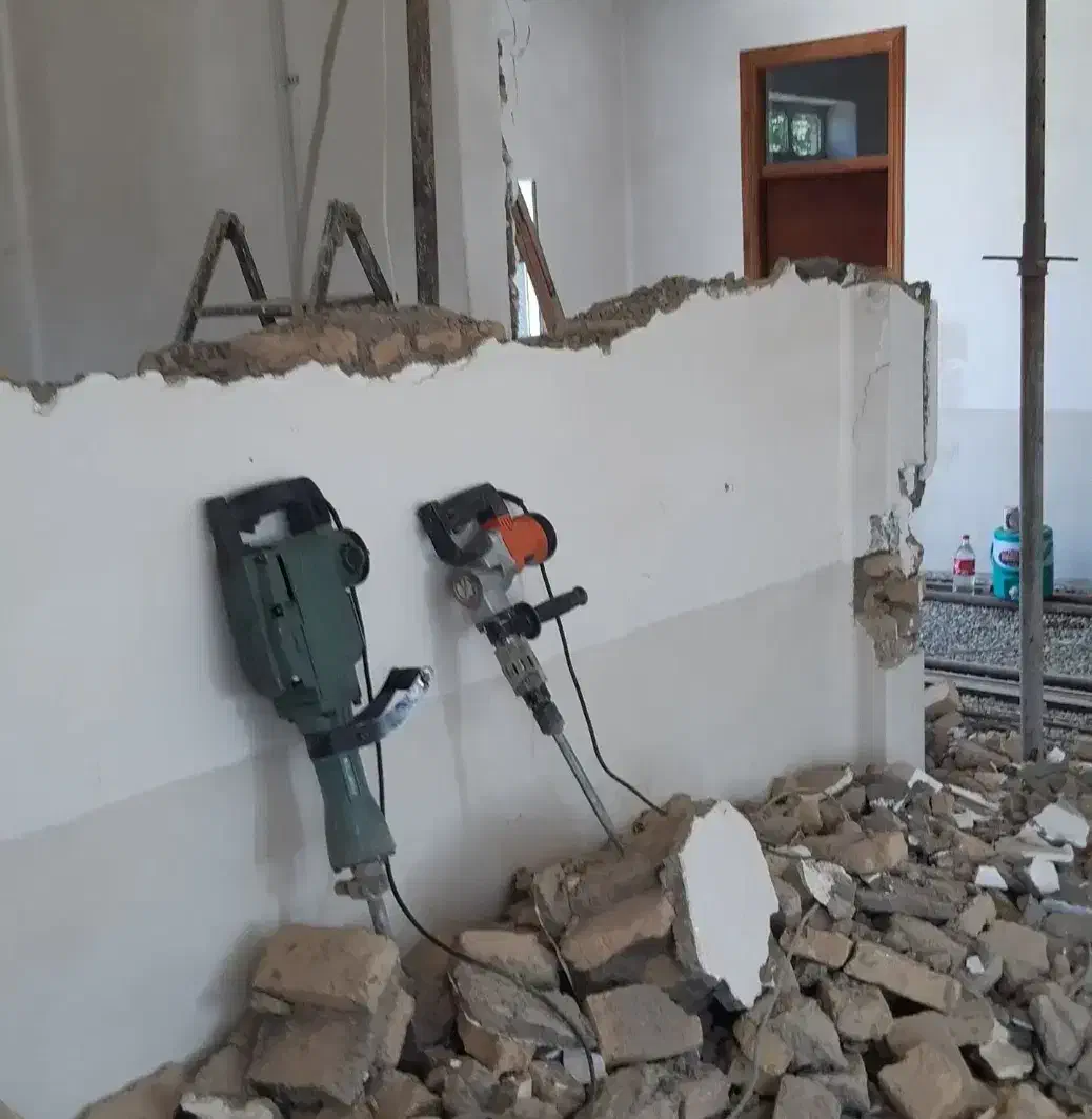 بتن کنی تخریب ساختمان کلی و جزئی|خدمات پیشه و مهارت|تبریز, |دیوار