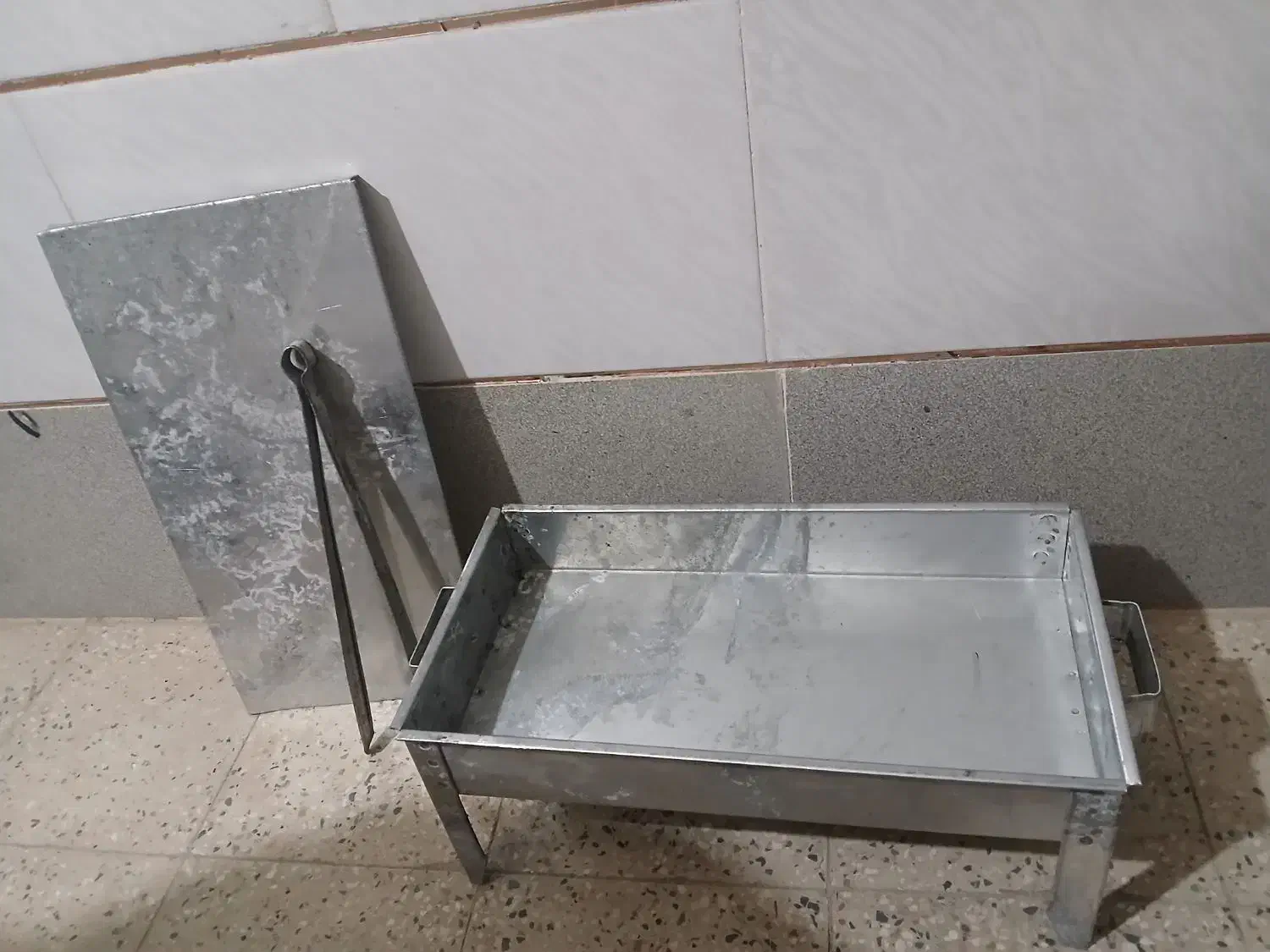 منقل|ظروف پخت‌وپز|سیستان, |دیوار