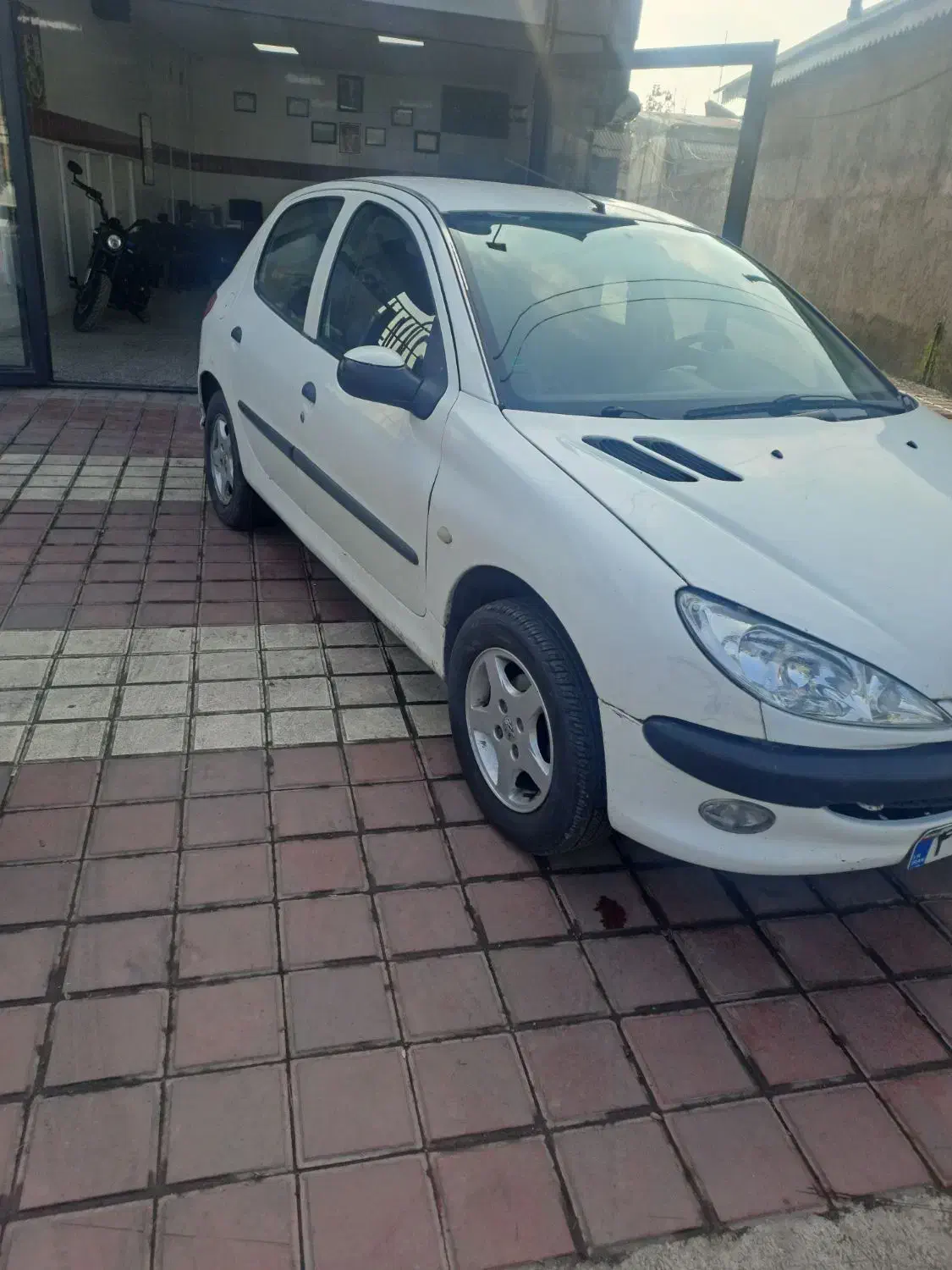 206مدل89تیپ۲ ABSدوررنگ کف سینی عقب جزی خوردگی دارد|خودرو سواری و وانت|خشکبیجار, |دیوار