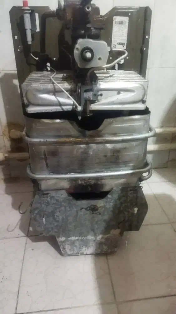 میبرم ابگرمکن های خراب را با قیمت بالا|آبگرمکن، پکیج، شوفاژ|اهواز, گلستان|دیوار