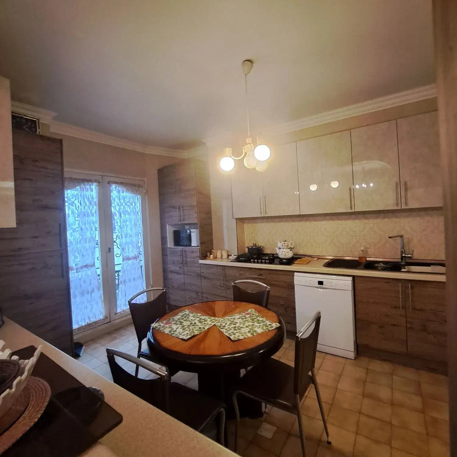 اپارتمان ۱۵۰  متر   قلهک