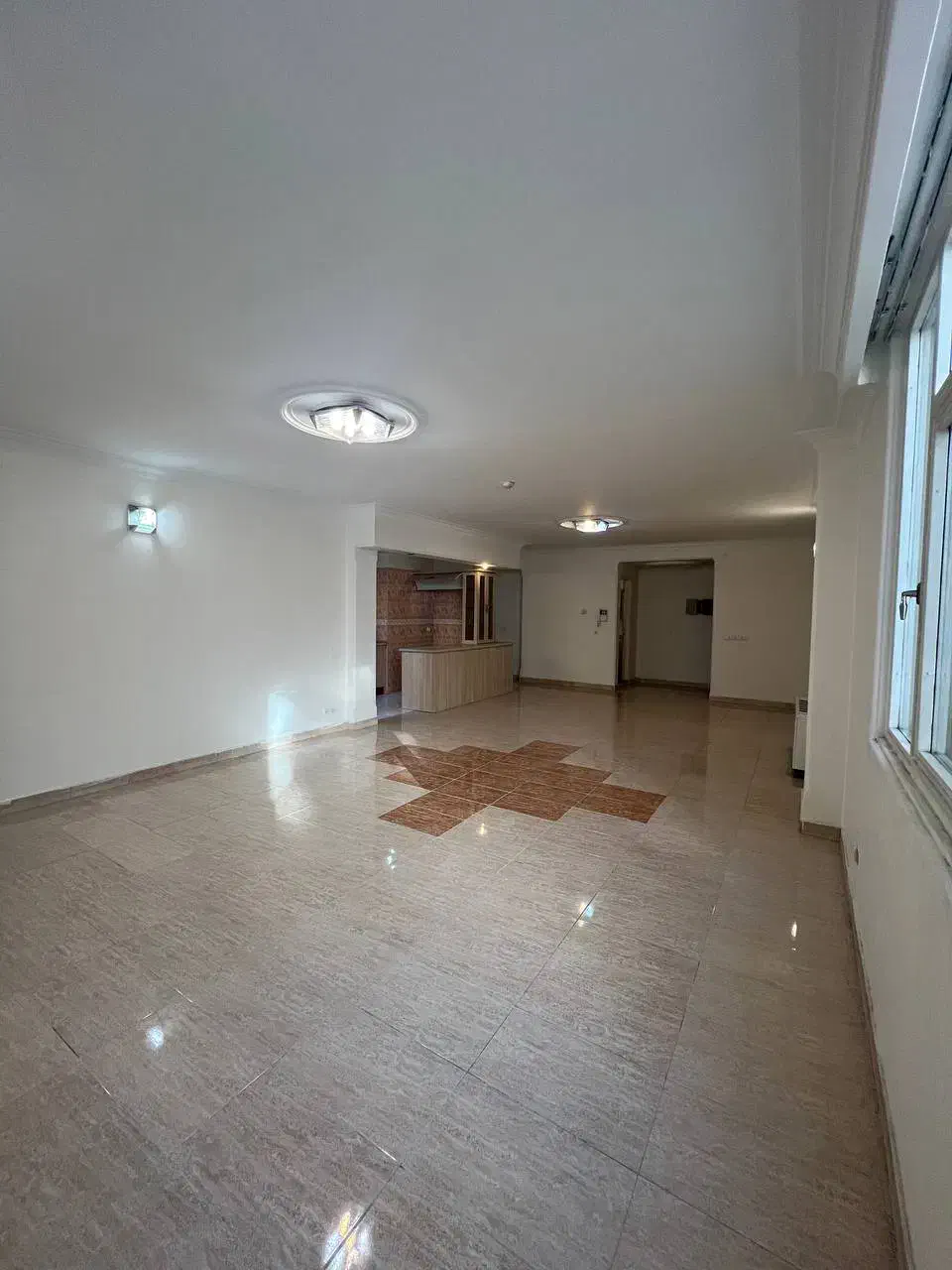 100 متر دو خوابه توانیر