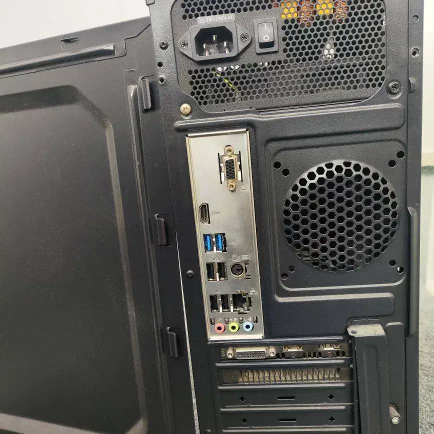 کامپیوتر گیمینگ|رایانه رومیزی|چالوس, |دیوار