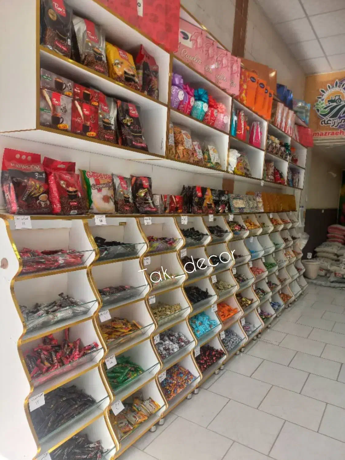 ررفروشگاه اقلام توضیع قفسه تک و تعداد استندخ|فروشگاه و مغازه|سنندج, |دیوار