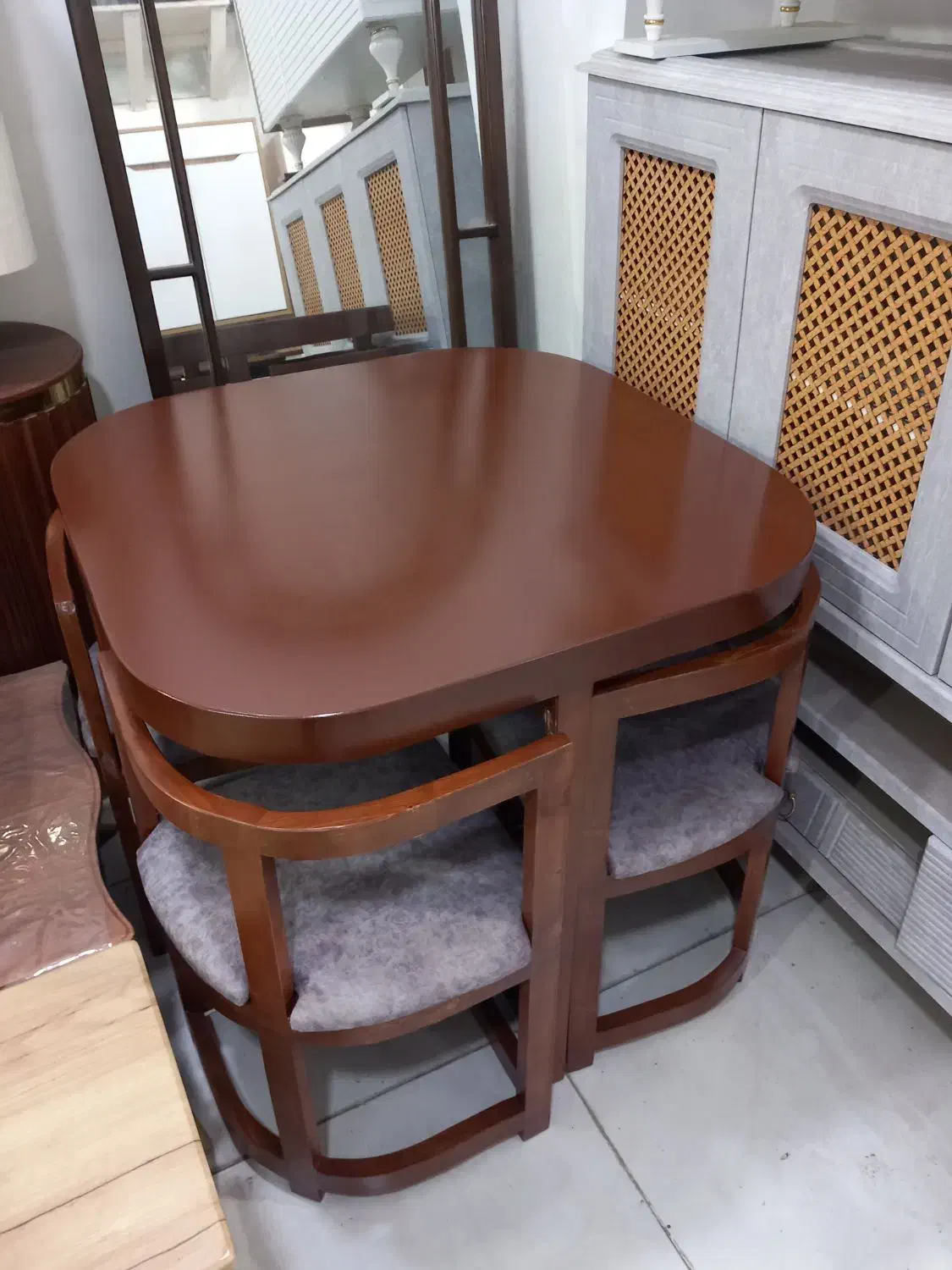 میز نهار خوری کم جا چوب ضخیم|میز و صندلی غذاخوری|گرگان, |دیوار