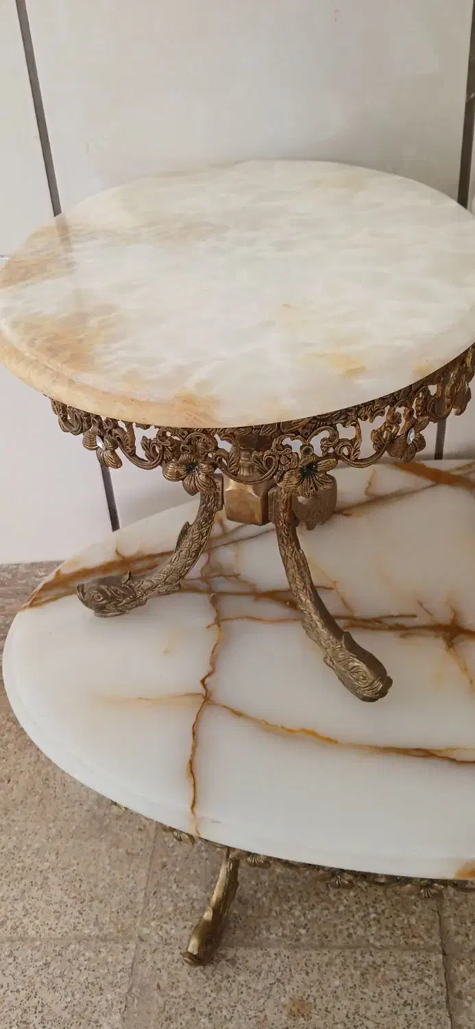 جلو مبلی و میز عسلی برنجی اصل|مبلمان خانگی و میز عسلی|اقبالیه, |دیوار