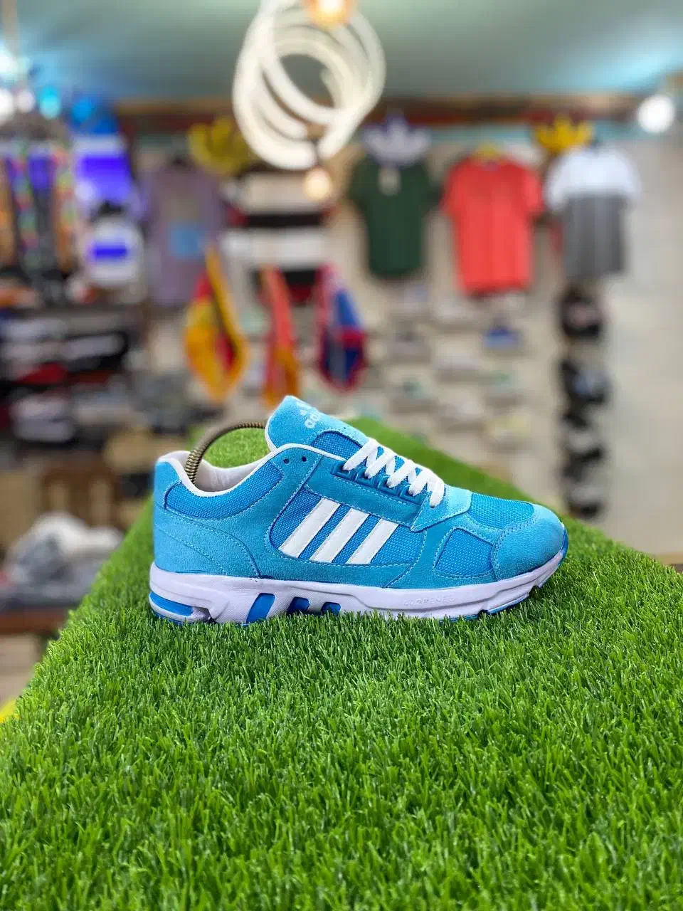 کتونی|کیف، کفش، کمربند|معصومیه, |دیوار