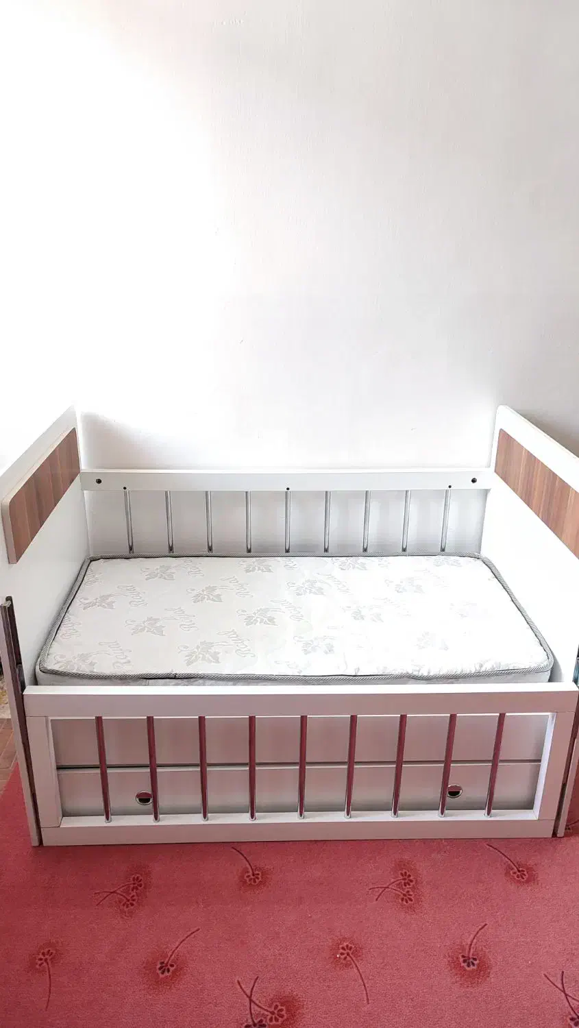 تخت کودک|تخت و صندلی بچه|شاهین‌شهر, طالقانی|دیوار