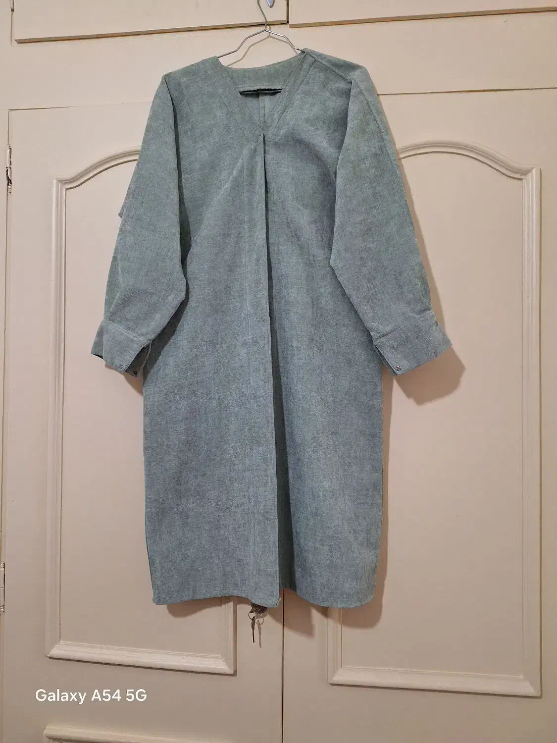 مانت و وپالتو|لباس|اصفهان, کوجان|دیوار