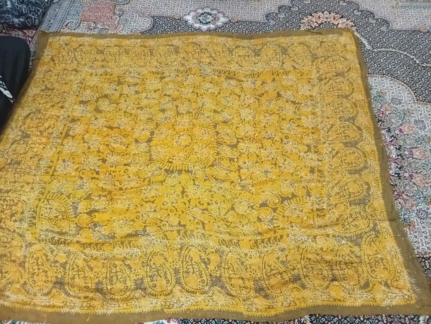 یالیق ابریشمی قدیمی|لباس|مشگین شهر, |دیوار