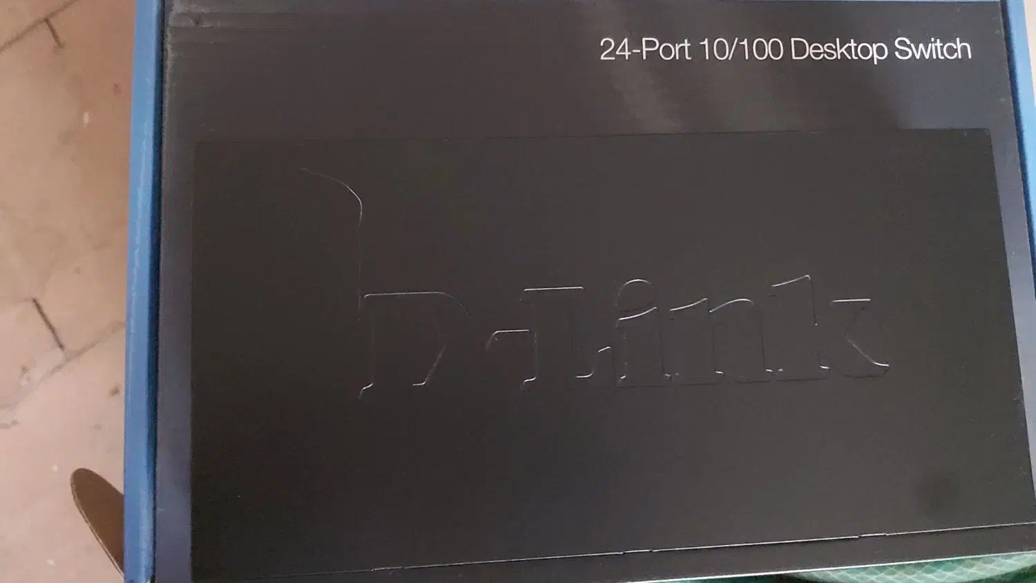 سوییچ ۲۴ پورت D-Link 10/100 با کارتن و کابل پاور|مودم و تجهیزات شبکه|تهران, باغ فیض|دیوار