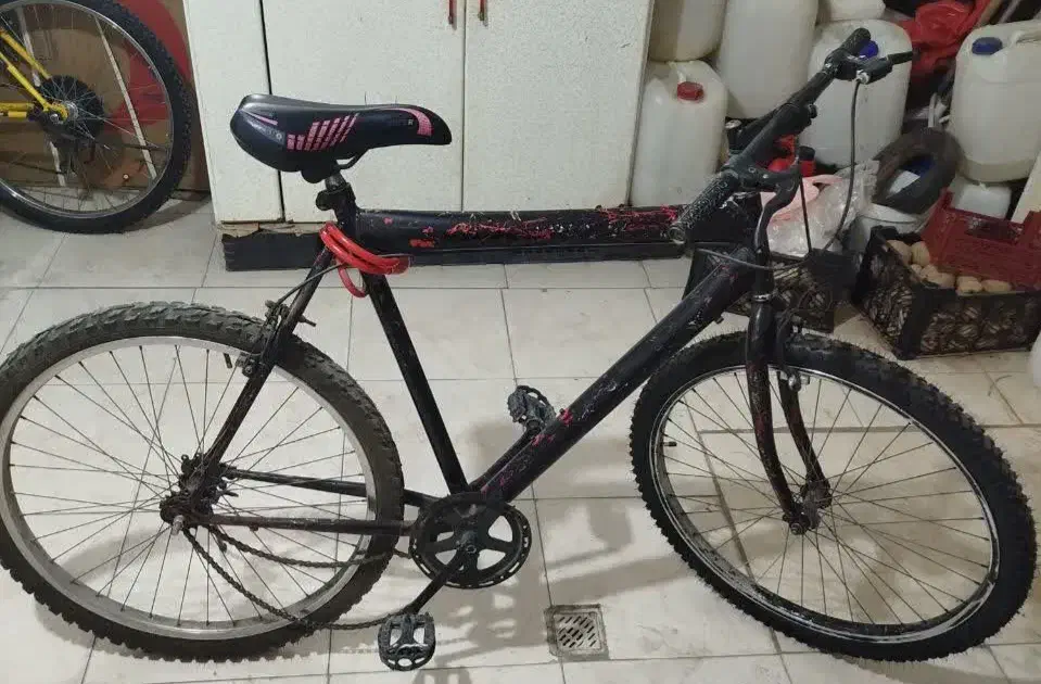 چرخ سالم و نو سایز ۲۴،محکم و قدیمی.|دوچرخه، اسکیت، اسکوتر|کاشان, فاز ۲ ناجی آباد|دیوار