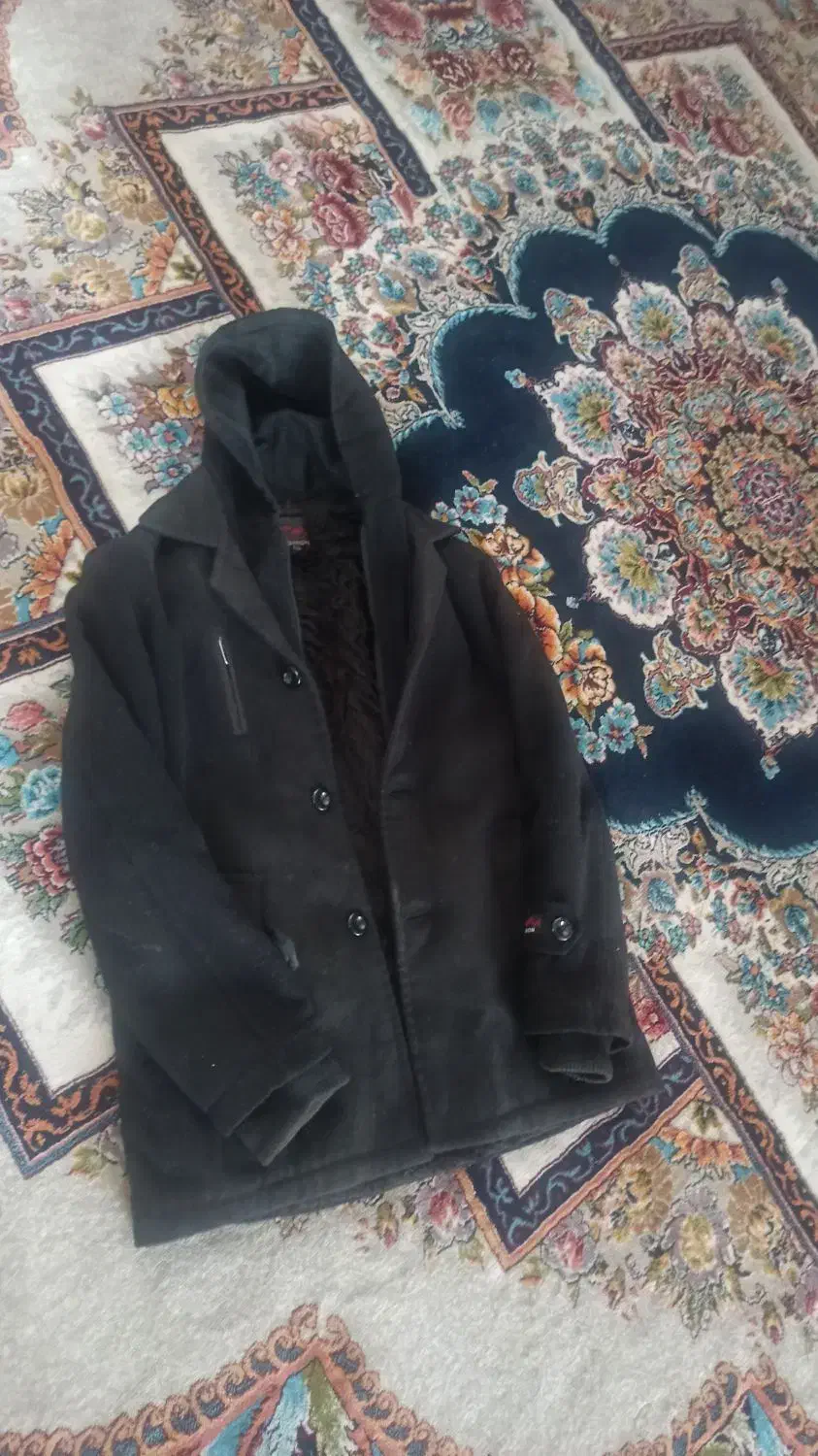 کاپشن|لباس|جهرم, |دیوار