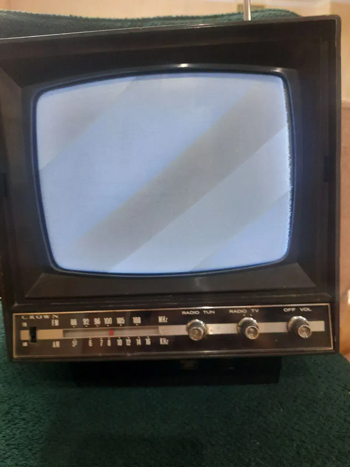 تلویزیون ۹ اینچ کرون|تلویزیون و پروژکتور|تهران, تسلیحات|دیوار