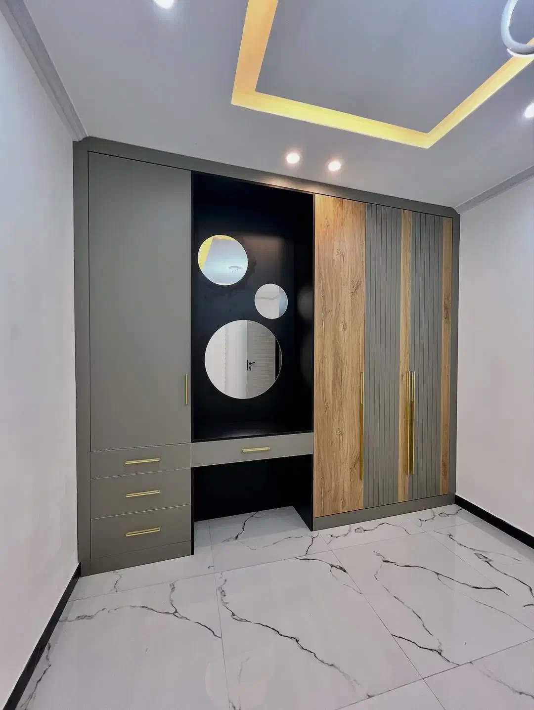 کارگر دکوراسیون|استخدام معماری، عمران و ساختمانی|اسلامآباد غرب, |دیوار