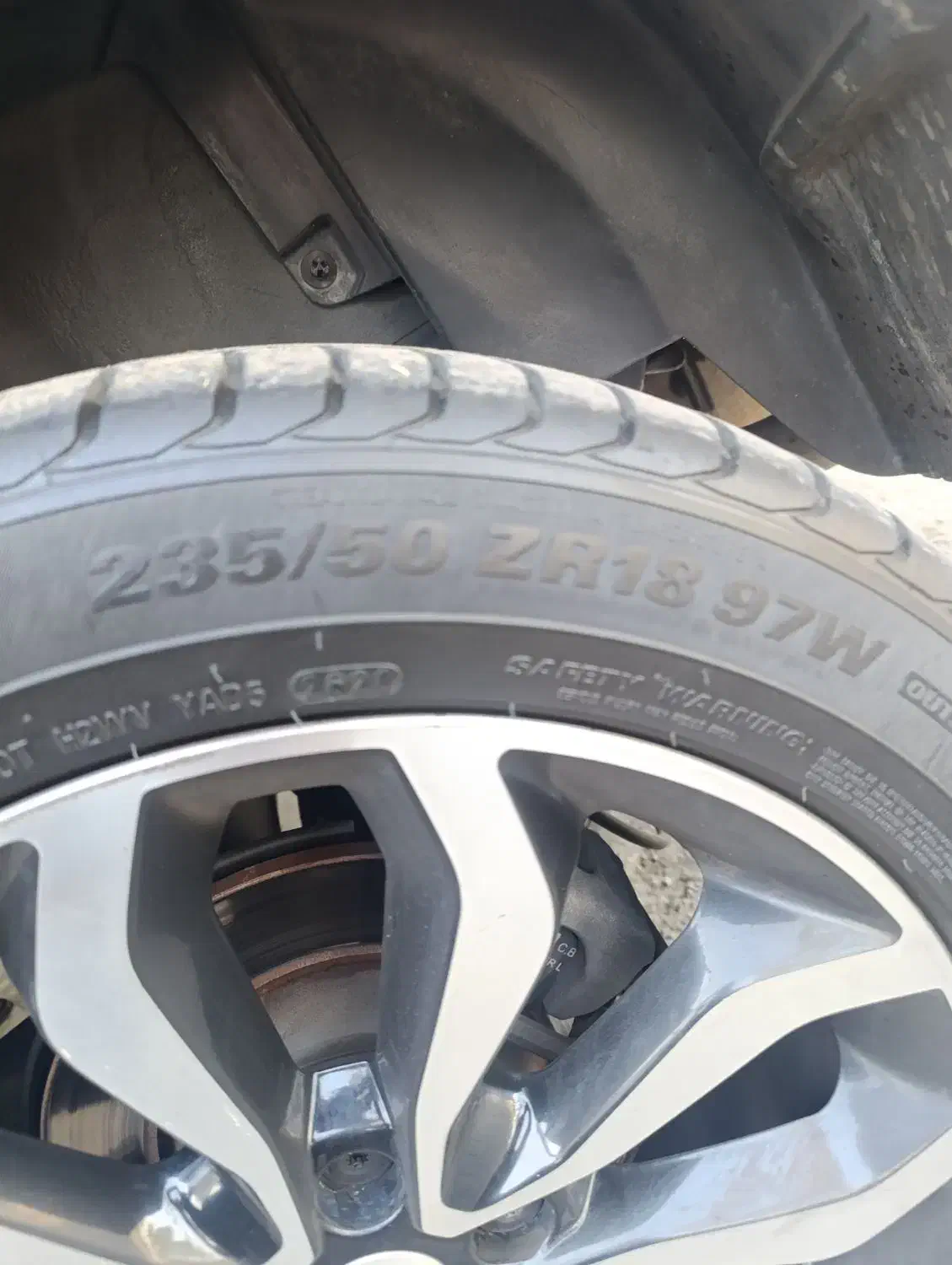 لاستیک کوموهو 235/50/18|قطعات یدکی و لوازم جانبی|بندر انزلی, آذربایجان|دیوار