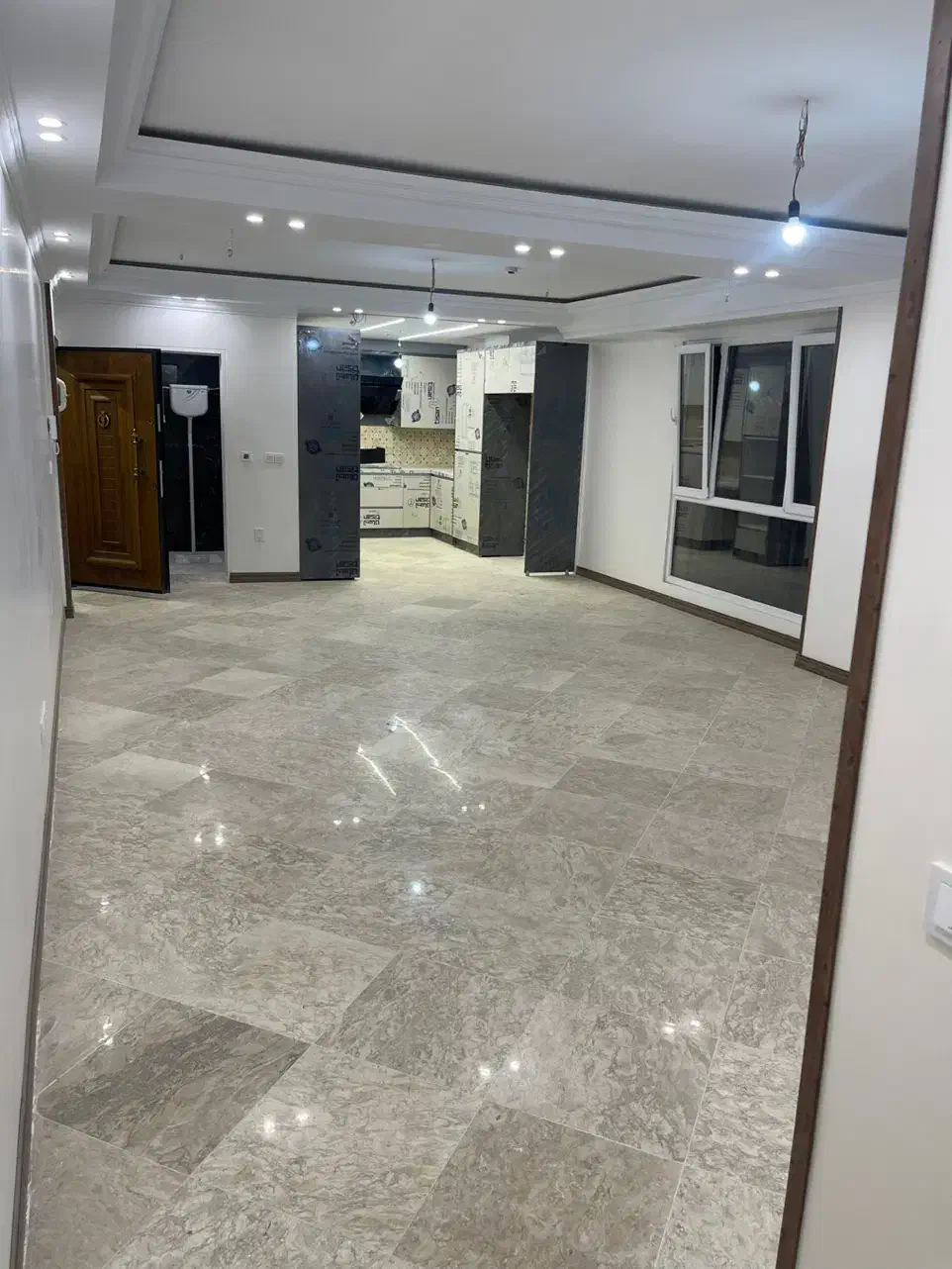 آپارتمان ۱۲۳ متری ۳ خواب غرق نور خوش نقشه|فروش آپارتمان|تهران, کاج|دیوار