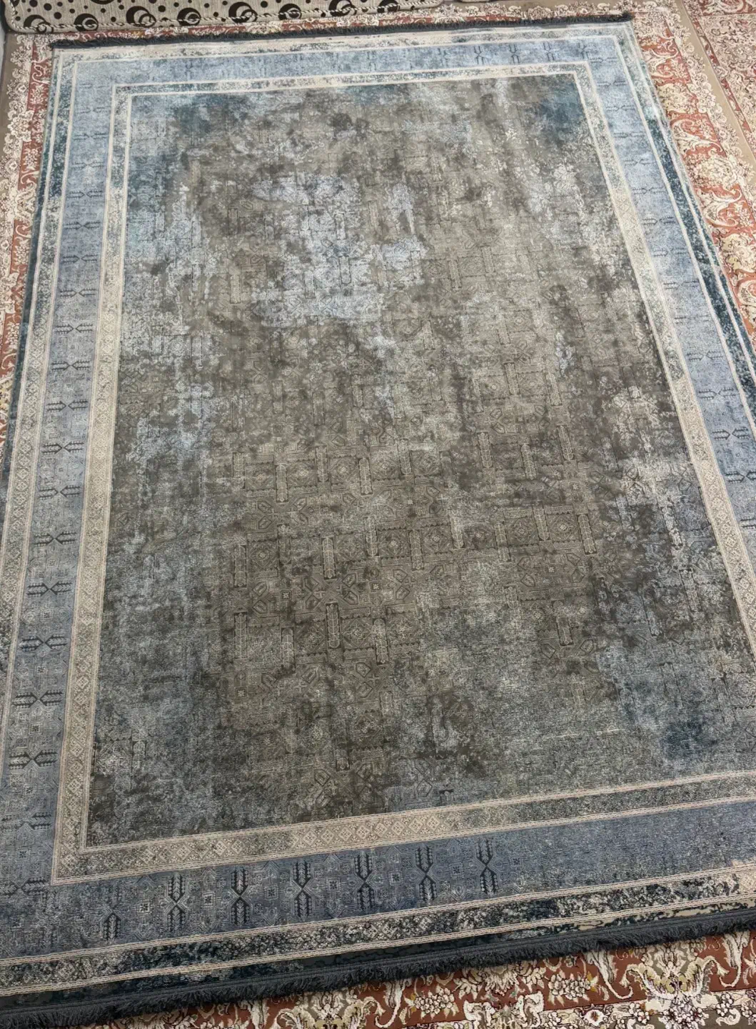 فرش بهشتی ۹ متری و ۴ متری فروش بعلت مهاجرت|فرش|ساری, |دیوار