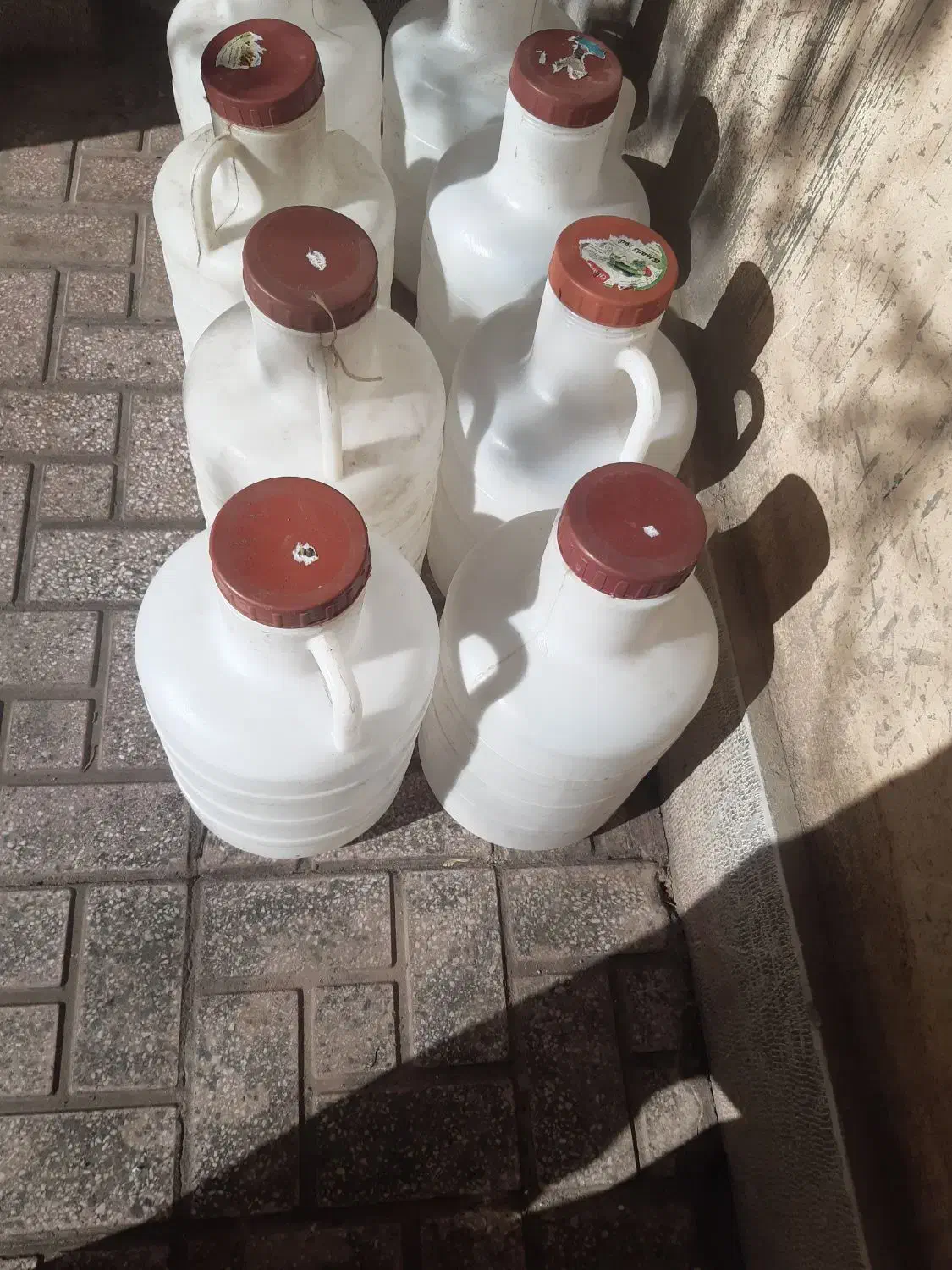 دبه اب ۲۰ لیتری|ظروف نگهدارنده، پلاستیکی، یک‌بارمصرف|همدان, |دیوار