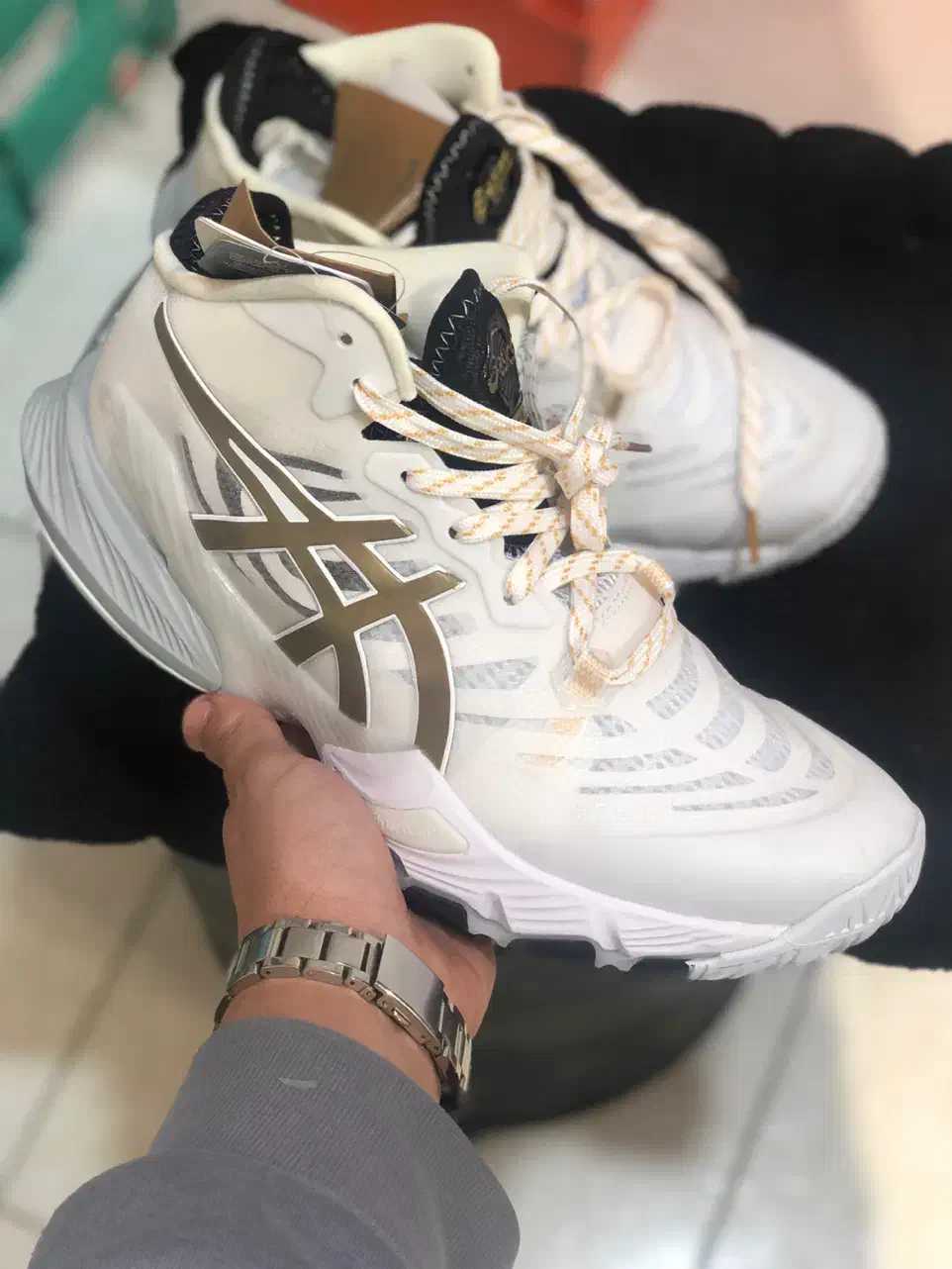 کفش فوتبال فوتسال والیبال|کیف، کفش، کمربند|ارومیه, |دیوار