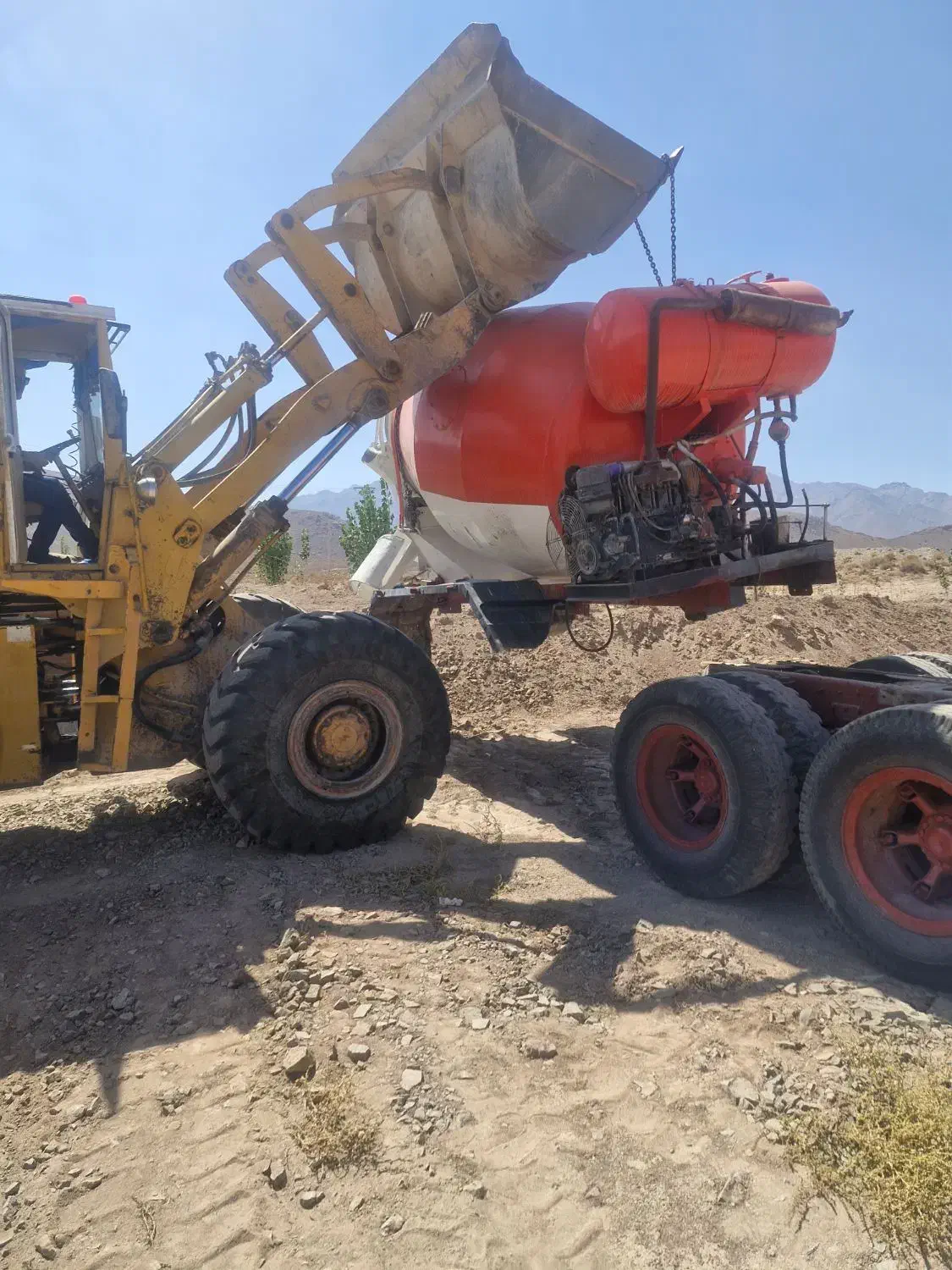 لودر کوماتسو 120 آماد بکار|ماشین‌آلات صنعتی|جیرفت, |دیوار