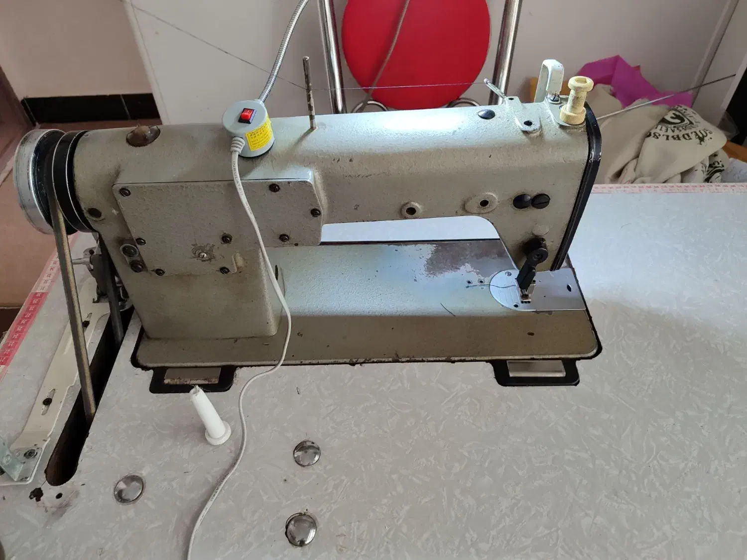 چرخ خیاطی راسته دوز|چرخ خیاطی و ریسندگی|ابهر, |دیوار