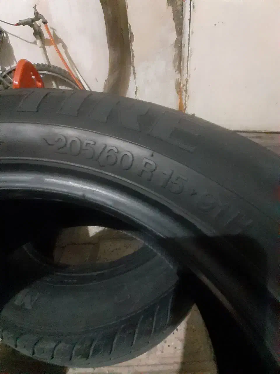 یک جفت لاستیک ۲ رینگ  یکی  دری  درصد|قطعات یدکی و لوازم جانبی|مشهد, پنجتن|دیوار