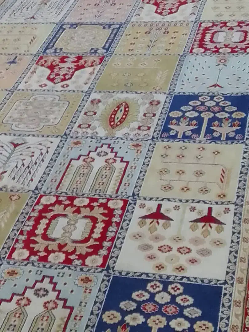 فرش ۶ متری ابریشم تخفیف دارد|فرش|آستانه اشرفیه, |دیوار