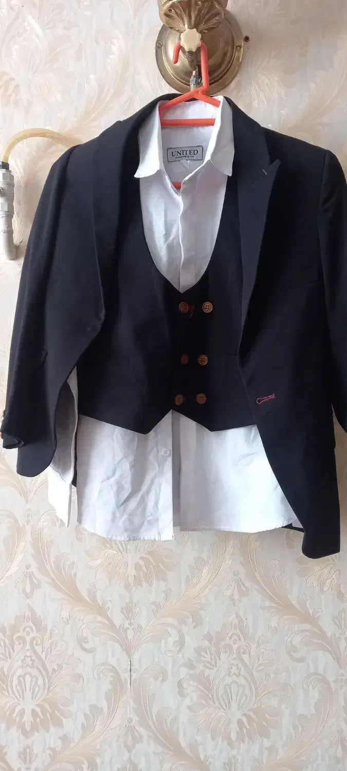 لباس بچه گانه|لباس|اندیشه, اندیشه فاز ۱|دیوار