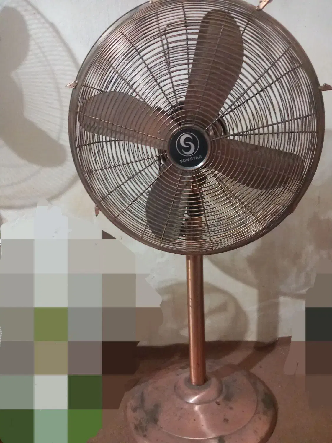 پنکه ایستاده مسی|پنکه و تصفیه‌کنندهٔ هوا|گنبد کاووس, |دیوار