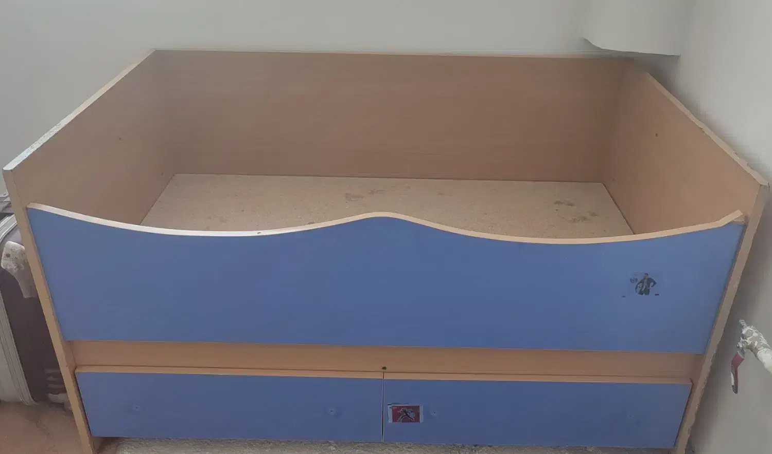 تخت بچه|تخت و سرویس خواب|نیشابور, سرآب کوشک|دیوار