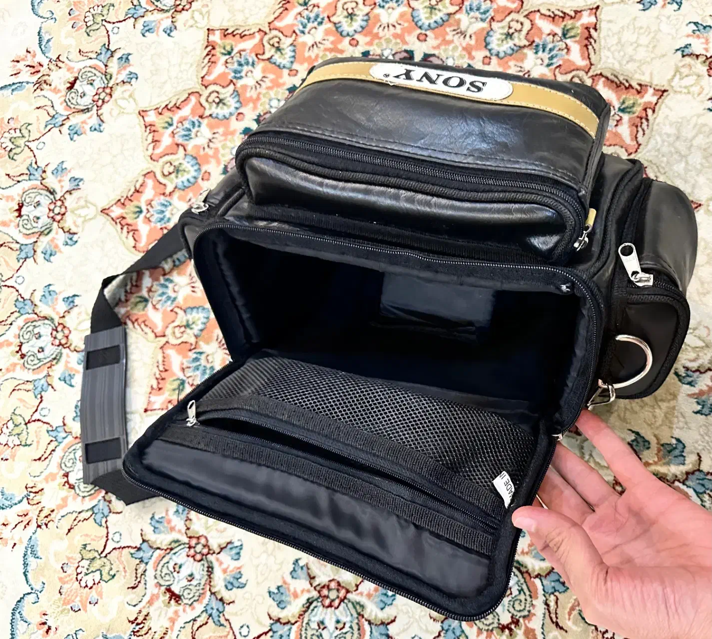 کیف چرم دوربین فیلمبرداری سونی|دوربین عکاسی و فیلم‌برداری|تهران, سنگلج (شاپور)|دیوار